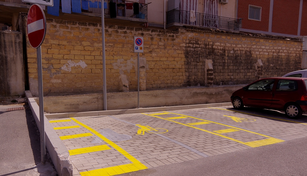 Parcheggi disabili in centro storico, interrogazione di Milioti e Bono