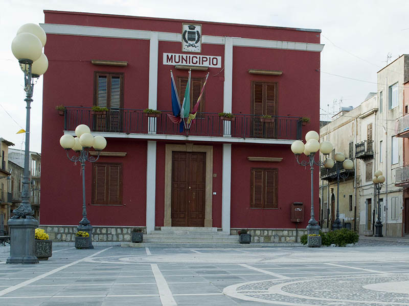 COMUNE DI CALAMONACI Risoluto